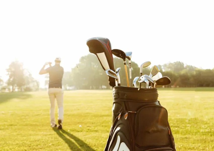 Golfer slaat af